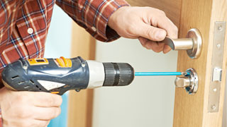 Automotive Locksmith at Reynier Village Los Angeles, California